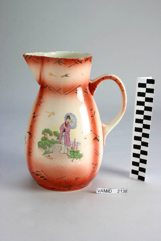 Scena giapponese (brocca) di Società Ceramica Italiana Laveno (inizio sec. XX)