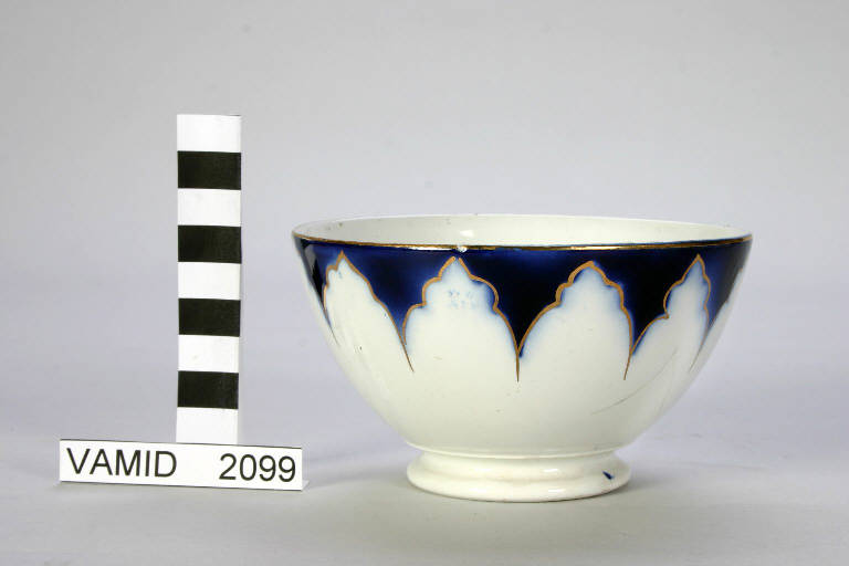 ciotola di Società Ceramica Richard (sec. XIX)