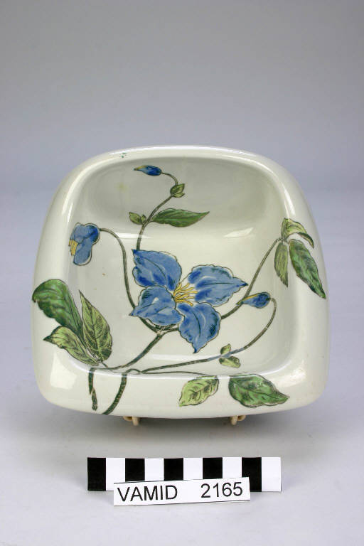 Motivi decorativi floreali (portasapone) di Società Ceramica Richard Ginori (metà sec. XX)