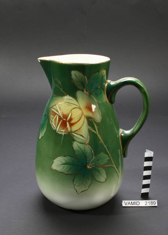 Rose (brocca) di Società Ceramica Richard (fine sec. XIX)