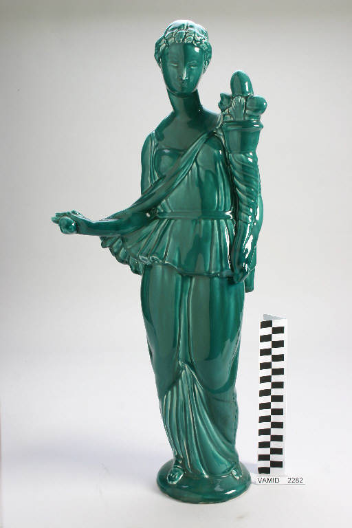 Divinità femminile con cornucopia (statua) di Saponaro Salvatore; Società Ceramica Italiana Laveno (sec. XX)