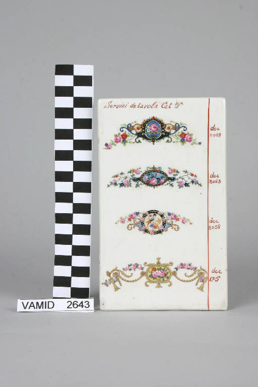 Motivi decorativi floreali (piastrella) di Società Ceramica Revelli (primo quarto sec. XX)