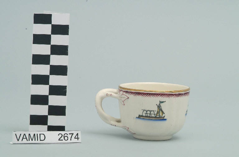 Veduta ed elementi caratteristici del Lago Maggiore (tazza da caffè) di Andlovitz Guido; Società Ceramica Italiana Laveno (sec. XX)