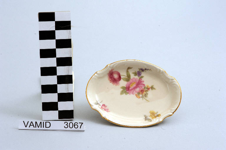Motivo decorativo floreale (piattino) (sec. XX)