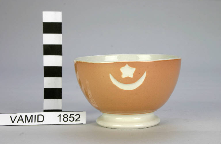 ciotola di Società Ceramica Revelli (sec. XX)