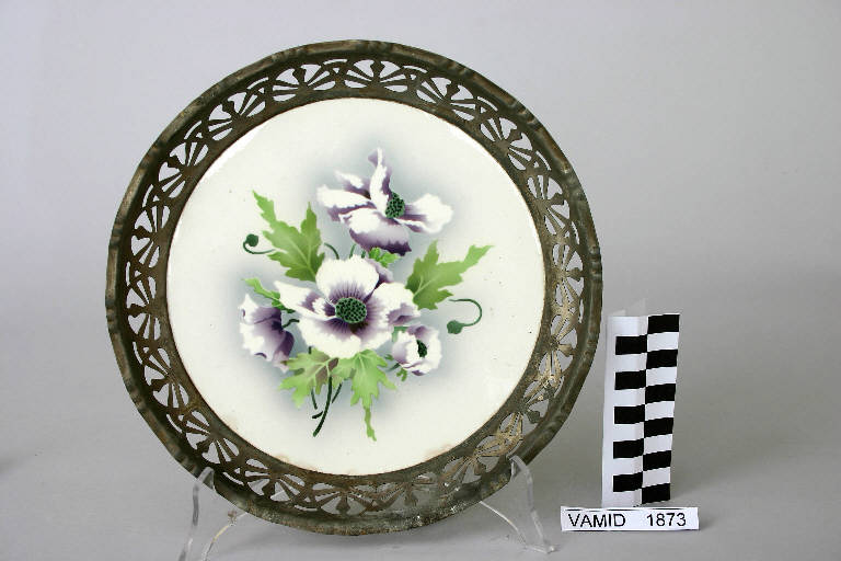 Natura morta con fiori (piatto) di Società Ceramica Revelli (sec. XX)