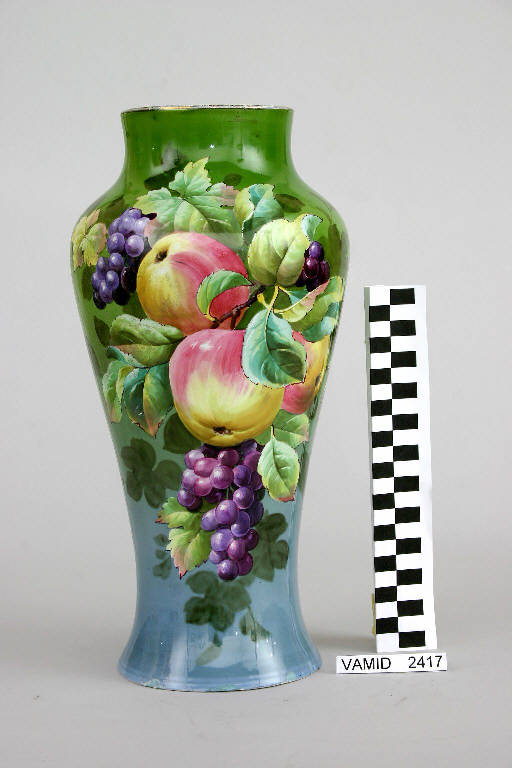 Natura morta con frutta e foglie (vaso) di Società Ceramica Italiana Laveno; Reggiori Luigi (; attr.) (sec. XX)