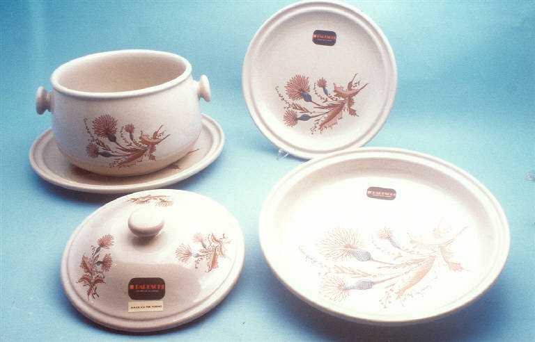 Motivi decorativi floreali stilizzati (servizio da tavola) di Ceramiche Pareschi (seconda metà sec. XX)