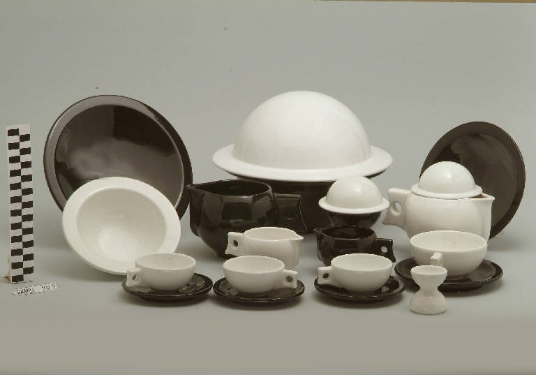 servizio da tavola di Ceramiche Pareschi; Reggiori Albino (sec. XX)