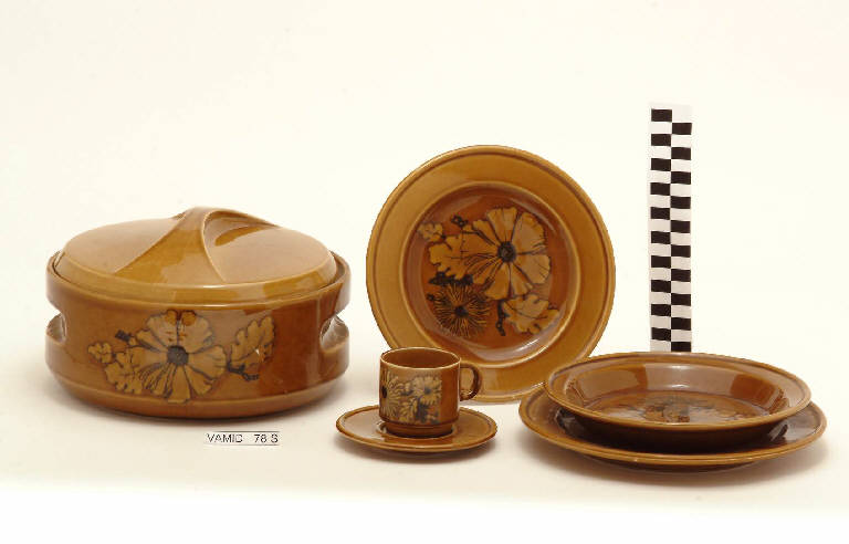 Fiori (servizio da tavola) di Società Ceramica Revelli (sec. XX)