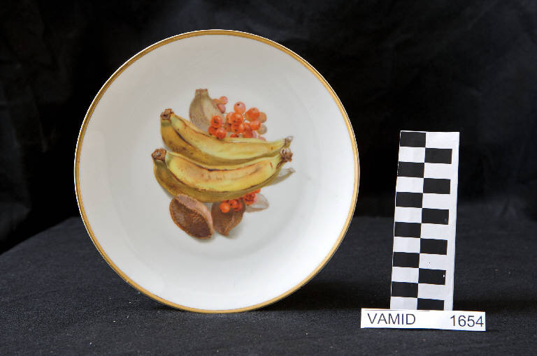 Banane, ribes e mandorle brasiliane (piatto da frutta) di Società Ceramica del Verbano (metà sec. XX)