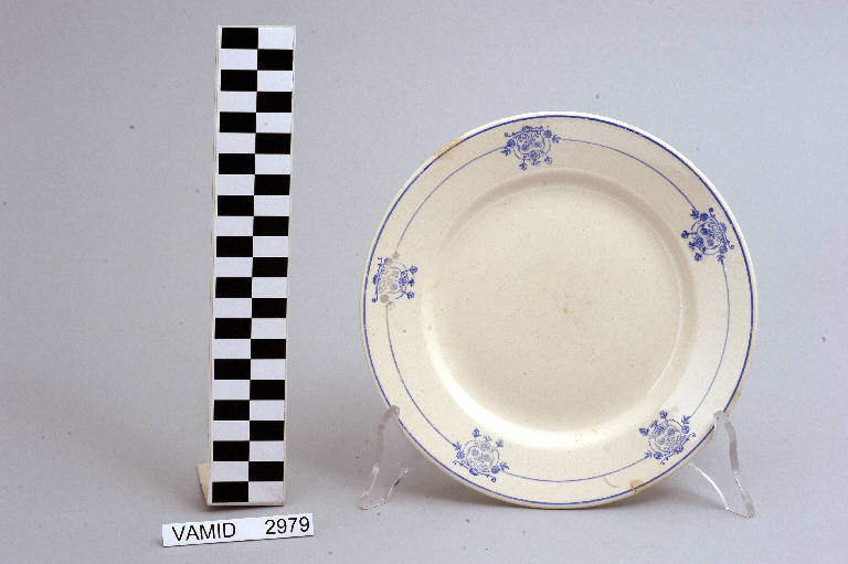 Motivi decorativi vegetali stilizzati (piatto da frutta) di Società Ceramica Richard Ginori (sec. XX)