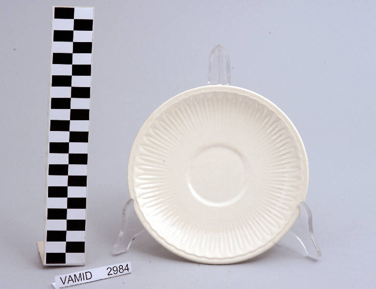 piattino di Società Ceramica Italiana Laveno (prima metà sec. XX)