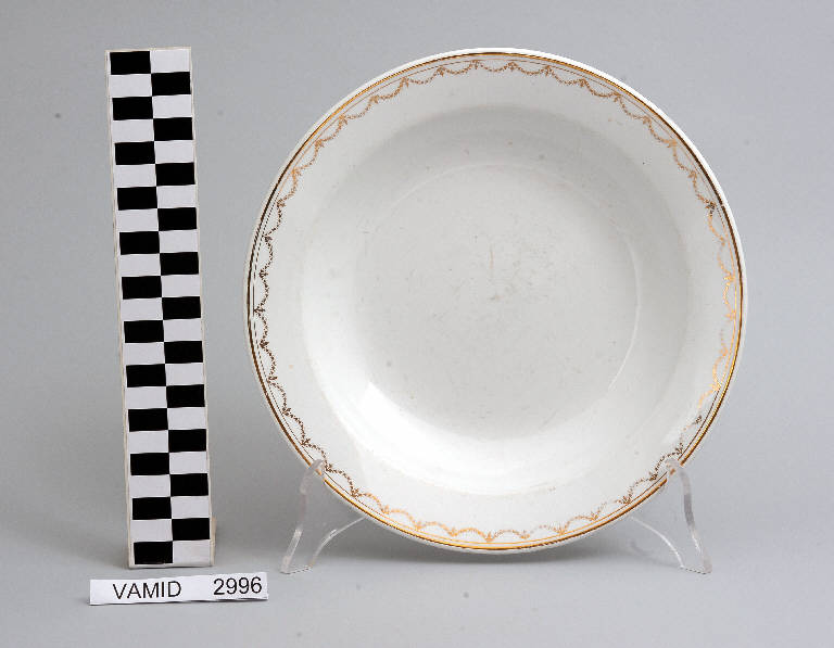 Motivi decorativi a festoni (piatto fondo) di Società Ceramica Italiana Laveno (sec. XX)