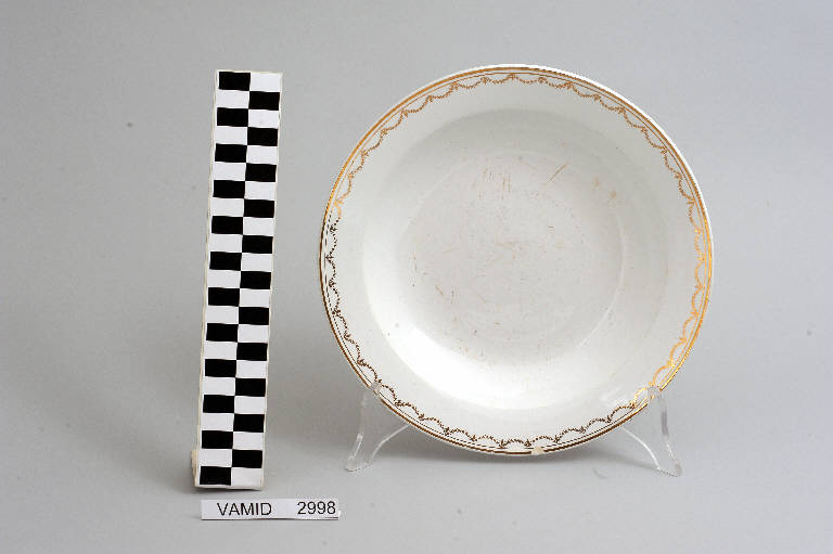 Motivi decorativi a festoni (piatto fondo) di Società Ceramica Italiana Laveno (sec. XX)