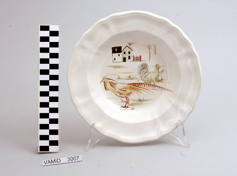 Pavone e tacchino (piatto fondo) di Società Ceramica Richard Ginori; Tamburini Rosetta (sec. XX||sec. XX)