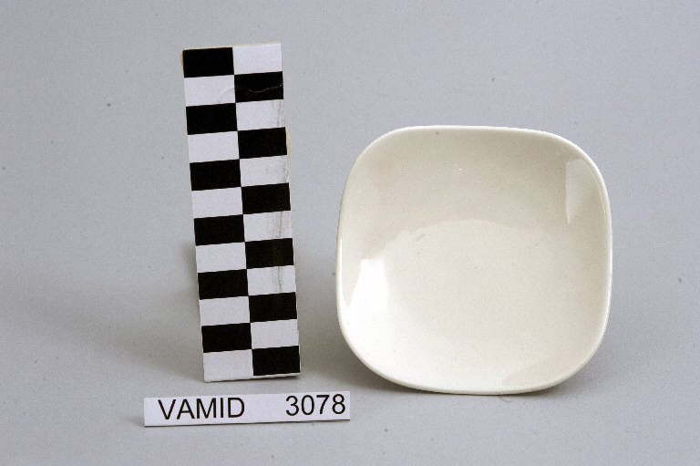 posacenere di Società Ceramica Richard Ginori (sec. XX)