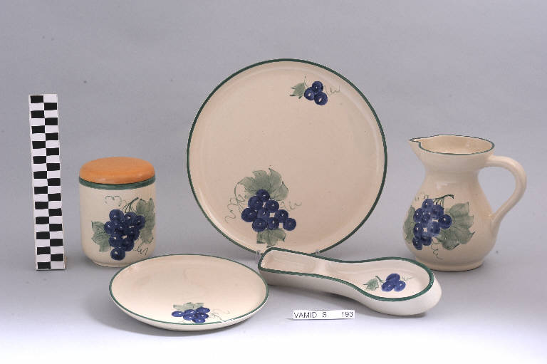 Grappolo d'uva (servizio da tavola) di Ceramiche Pareschi (ultimo quarto sec. XX)