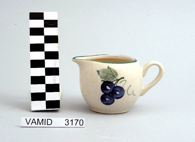 Grappolo d'uva (lattiera) di Ceramiche Pareschi (ultimo quarto sec. XX)