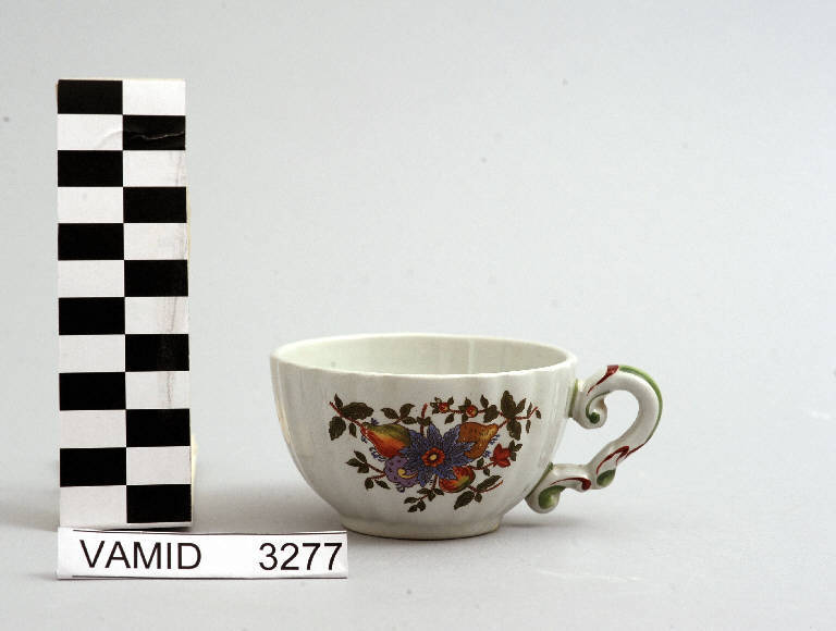 Motivi decorativi vegetali (tazzina da caffè) di Società Ceramica Richard Ginori (sec. XX)