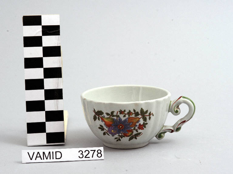 Motivi decorativi vegetali (tazzina da caffè) di Società Ceramica Richard Ginori (sec. XX)