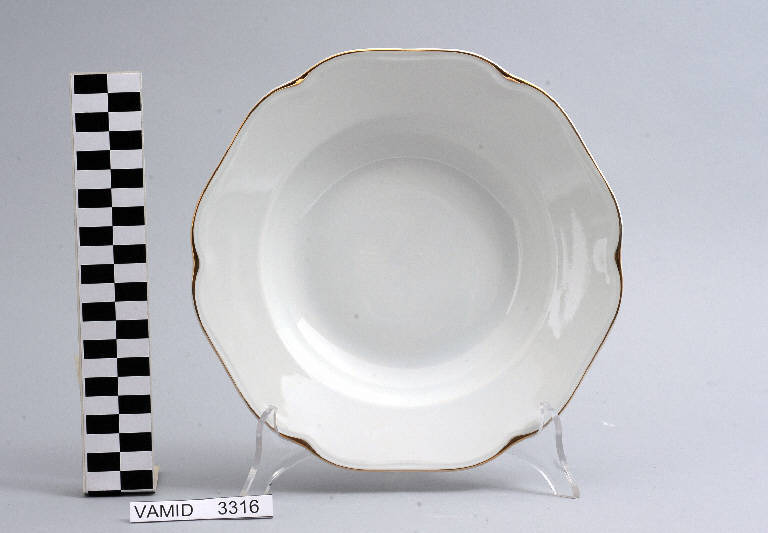 piatto fondo di Società Ceramica del Verbano (metà sec. XX)