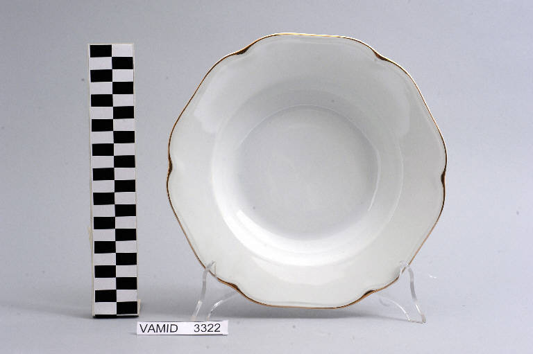 piatto fondo di Società Ceramica del Verbano (metà sec. XX)