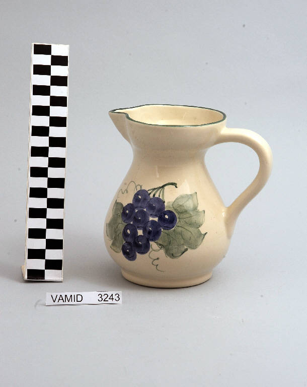 Grappolo d'uva (brocca) di Ceramiche Pareschi (ultimo quarto sec. XX)