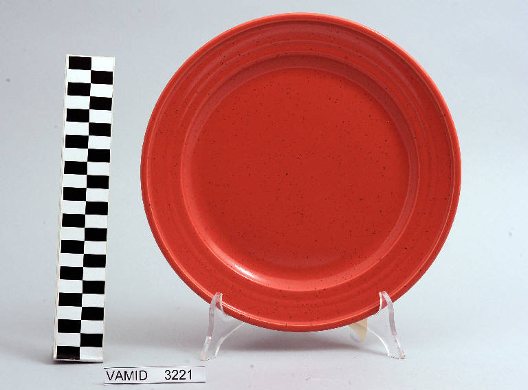 piatto piano di Ceramiche Pareschi (seconda metà sec. XX)