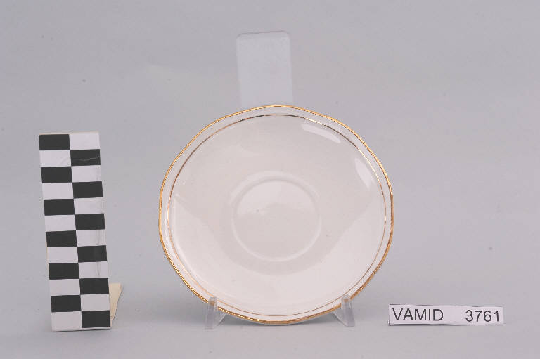 piattino da tè di Società Ceramica Italiana Laveno (prima metà sec. XX)