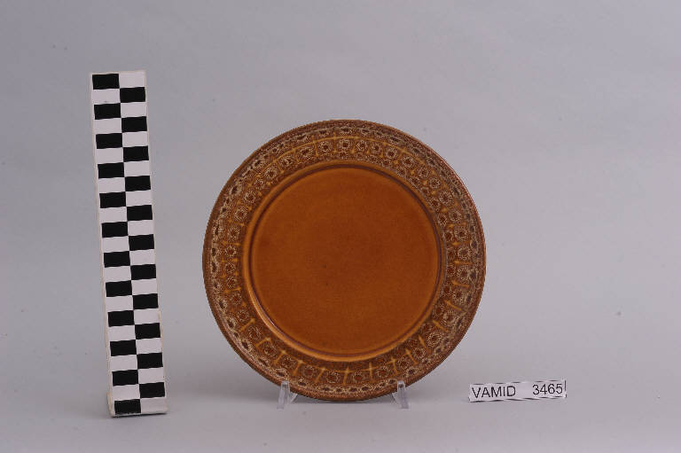 piatto da frutta di Società Ceramica Revelli (sec. XX)