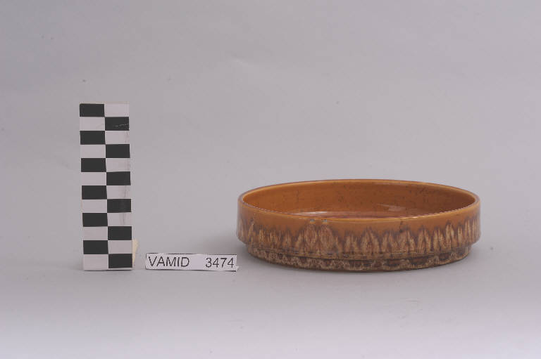 piatto fondo di Società Ceramica Revelli (sec. XX)
