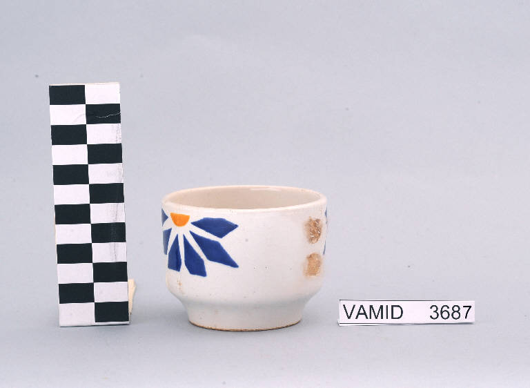 Motivi decorativi vegetali stilizzati (tazza da thè) di Società Ceramica Richard Ginori (sec. XX)