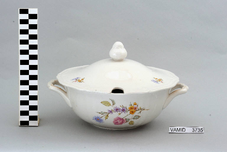 Bouquets di fiori (zuppiera) di Società Ceramica Italiana Laveno (secondo quarto sec. XX)