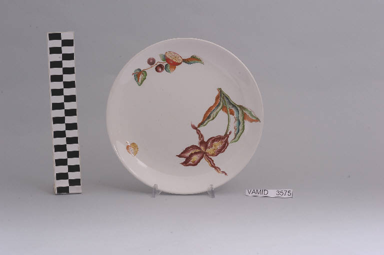 Natura morta (piatto piano) di Società Ceramica Richard Ginori (sec. XX)