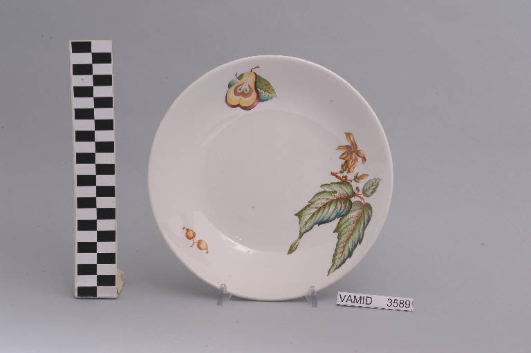 Natura morta (piatto fondo) di Società Ceramica Richard Ginori (sec. XX)