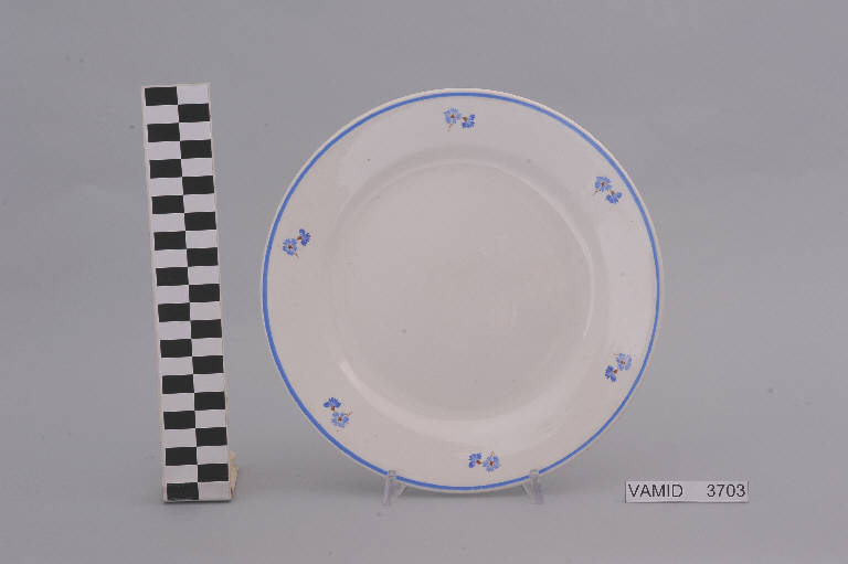 Motivi decorativi floreali (piatto piano) di Società Ceramica Revelli (sec. XX)