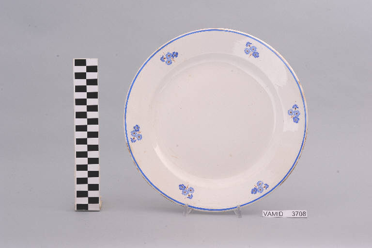Motivi decorativi floreali (piatto da portata) di Società Ceramica Revelli (sec. XX)