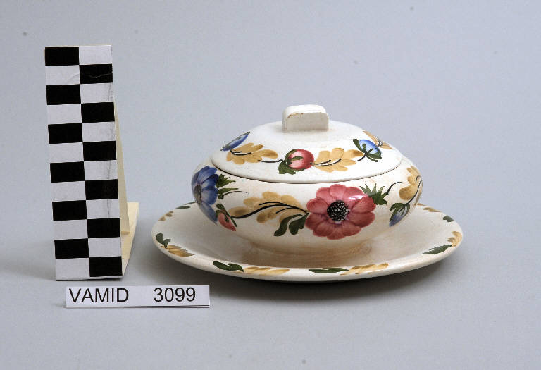 Motivo decorativo floreale (salsiera) di Società Ceramica Richard Ginori (sec. XX)