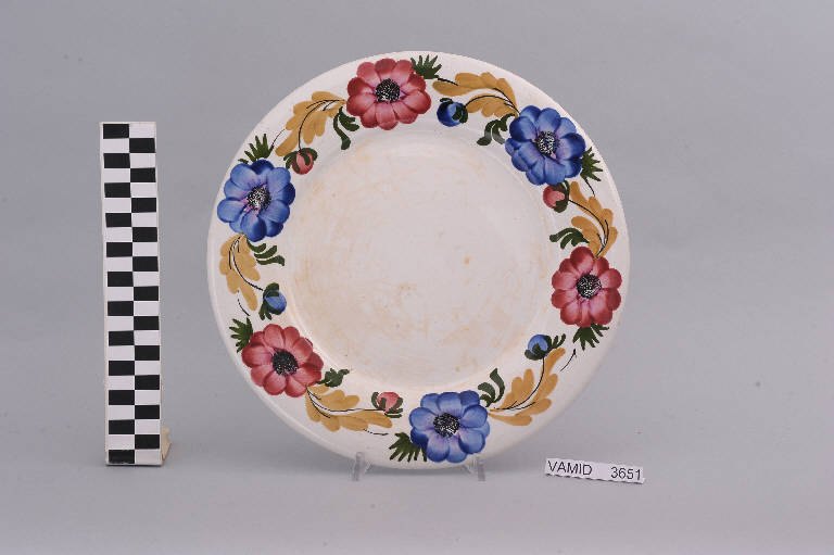 Motivo decorativo floreale (piatto da portata) di Società Ceramica Richard Ginori (sec. XX)