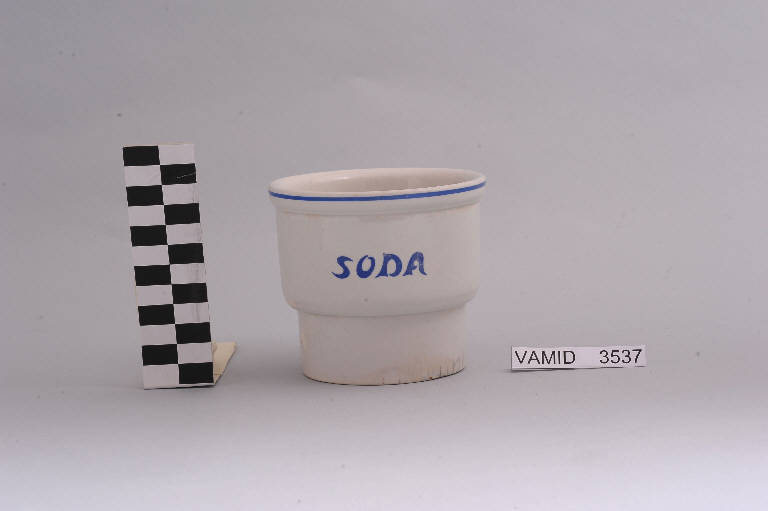 vasetto di Società Ceramica Italiana Laveno (secondo quarto sec. XX)