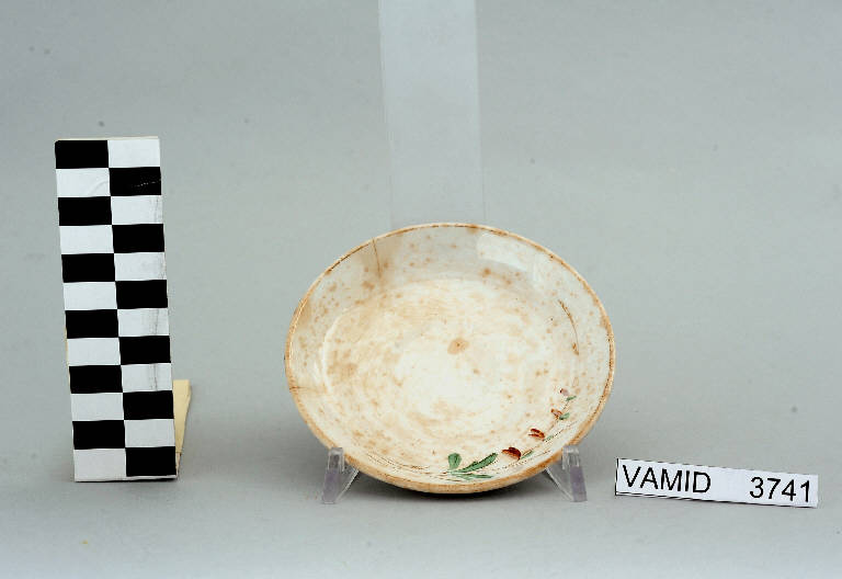 Tralcio con fiori e foglie (piattino) di Società Ceramica Italiana Laveno (primo quarto sec. XX)