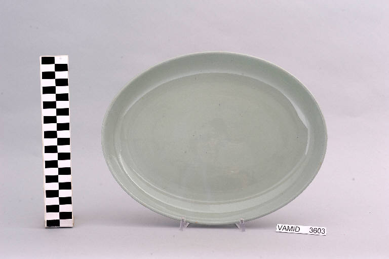 piatto da portata di Società Ceramica Italiana Laveno (metà sec. XX)