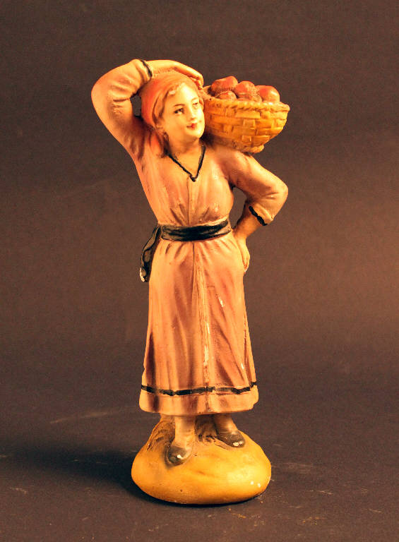 donna con cesto (statua da presepio) - ambito bergamasco (metà sec. XX)