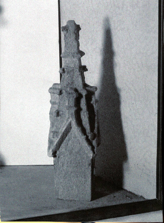Terminale di falcone (scultura) - ambito lombardo (sec. XIV)