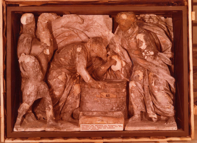 Rebecca al pozzo (scultura) di Lasagna, Giovan Pietro (attribuito) (metà sec. XVII)