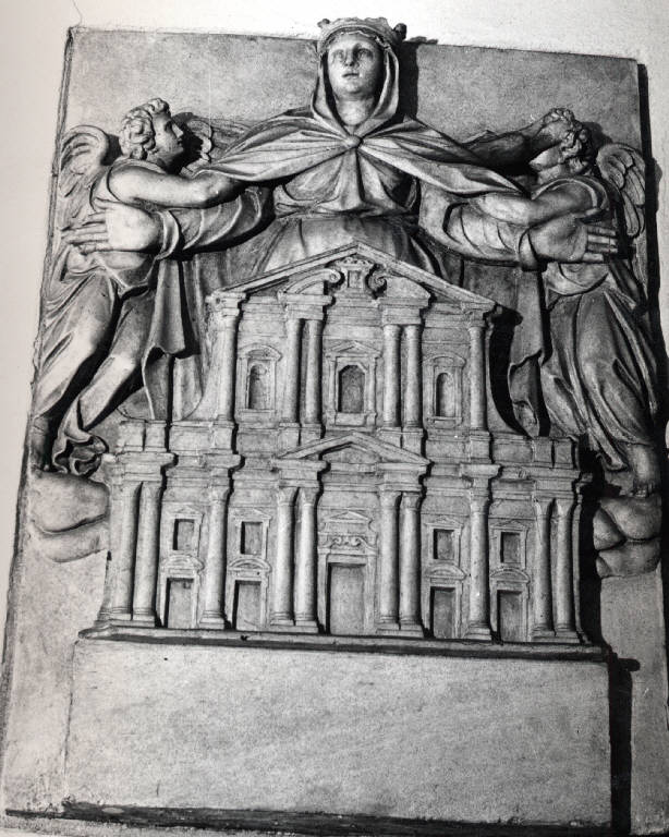 Stemma della Fabbrica del Duomo di Milano, con Madonna, due angeli e la facciata secondo il modello Pellegrini-Richini (scultura) - ambito lombardo (metà sec. XVII)