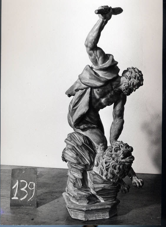 Ercole e il leone Nemeo (scultura) di Perego, Giuseppe (attribuito) (metà sec. XVIII)