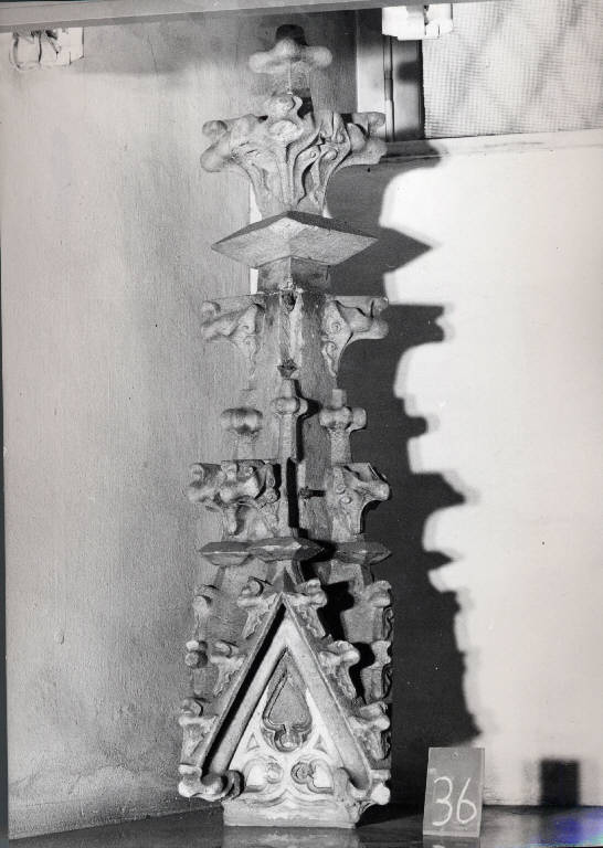Terminale di falcone (scultura) - manifattura lombarda (fine sec. XIV)