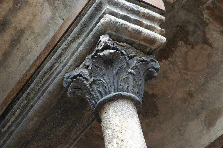 capitello di colonna - ambito lombardo-emiliano (sec. XII)